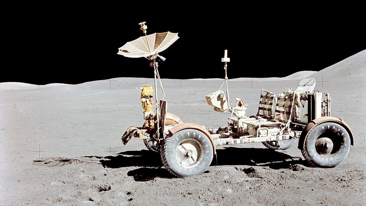 Первые шаги на Луне: как Apollo 15 открыл новую эру в космических исследованиях