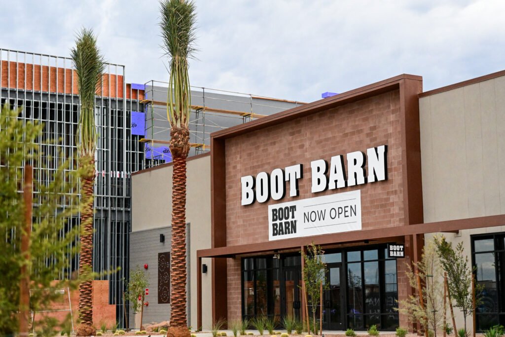 Boot Barn: Успехи в электронной коммерции и инновации в клиентском опыте