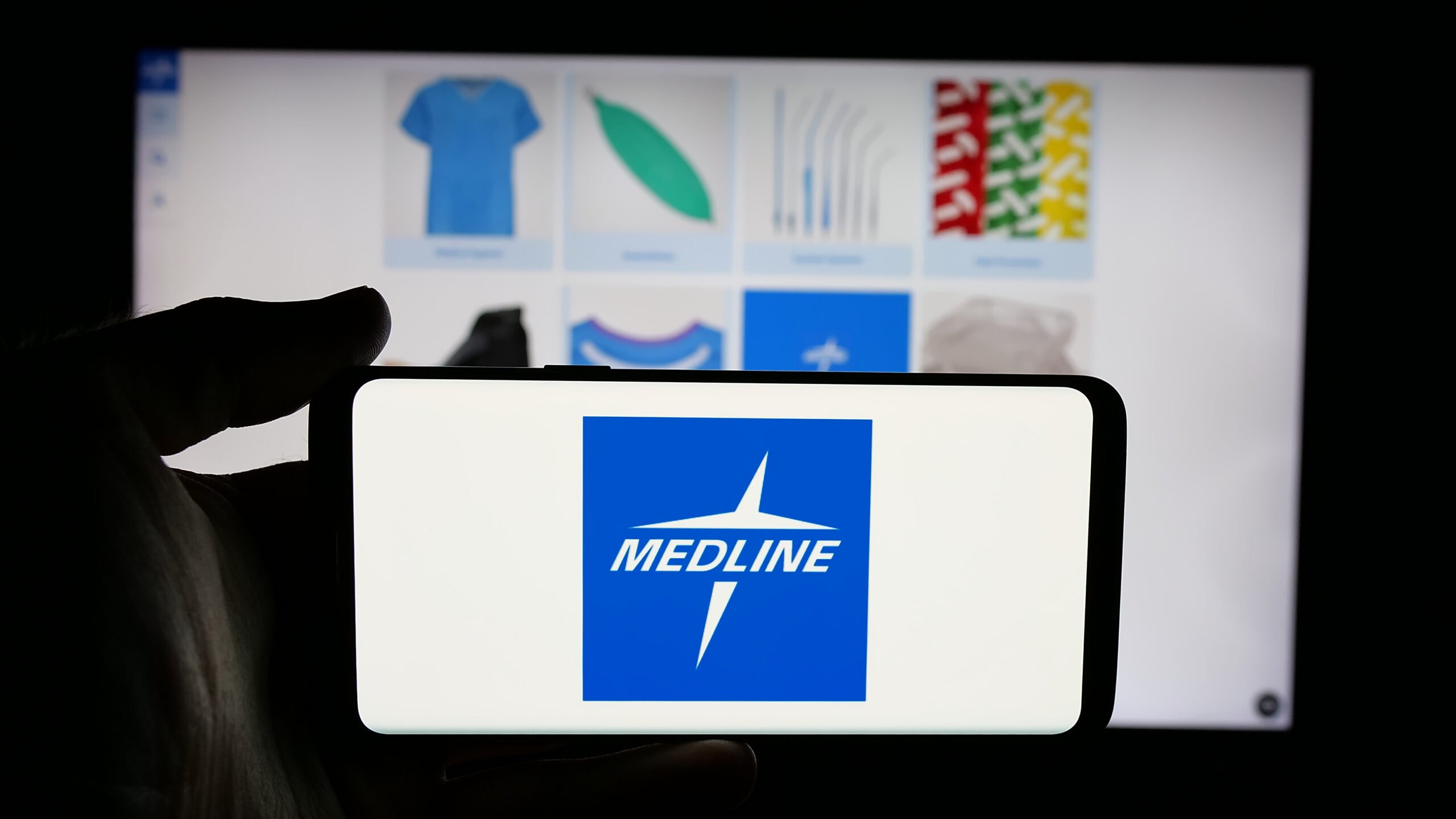 Финансовые итоги Medline: рост продаж на фоне снижения прибыли и вызовов