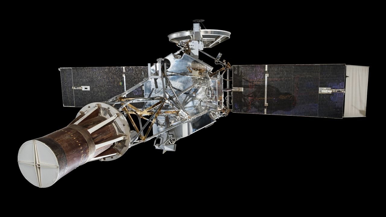 Пионерская миссия Mariner 2: первый взгляд на Венеру