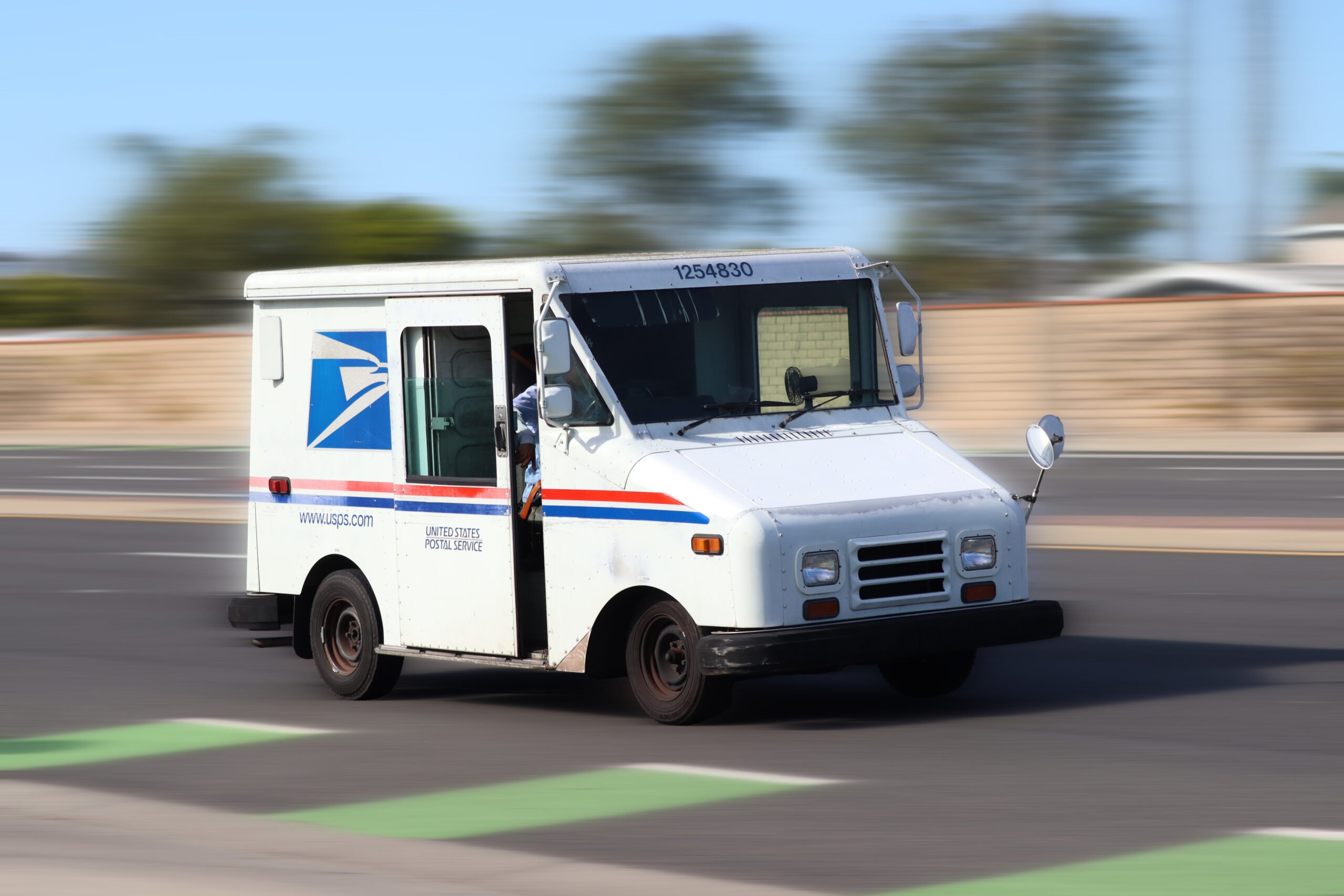 USPS анонсирует временное повышение цен на услуги доставки перед праздниками 2026 года