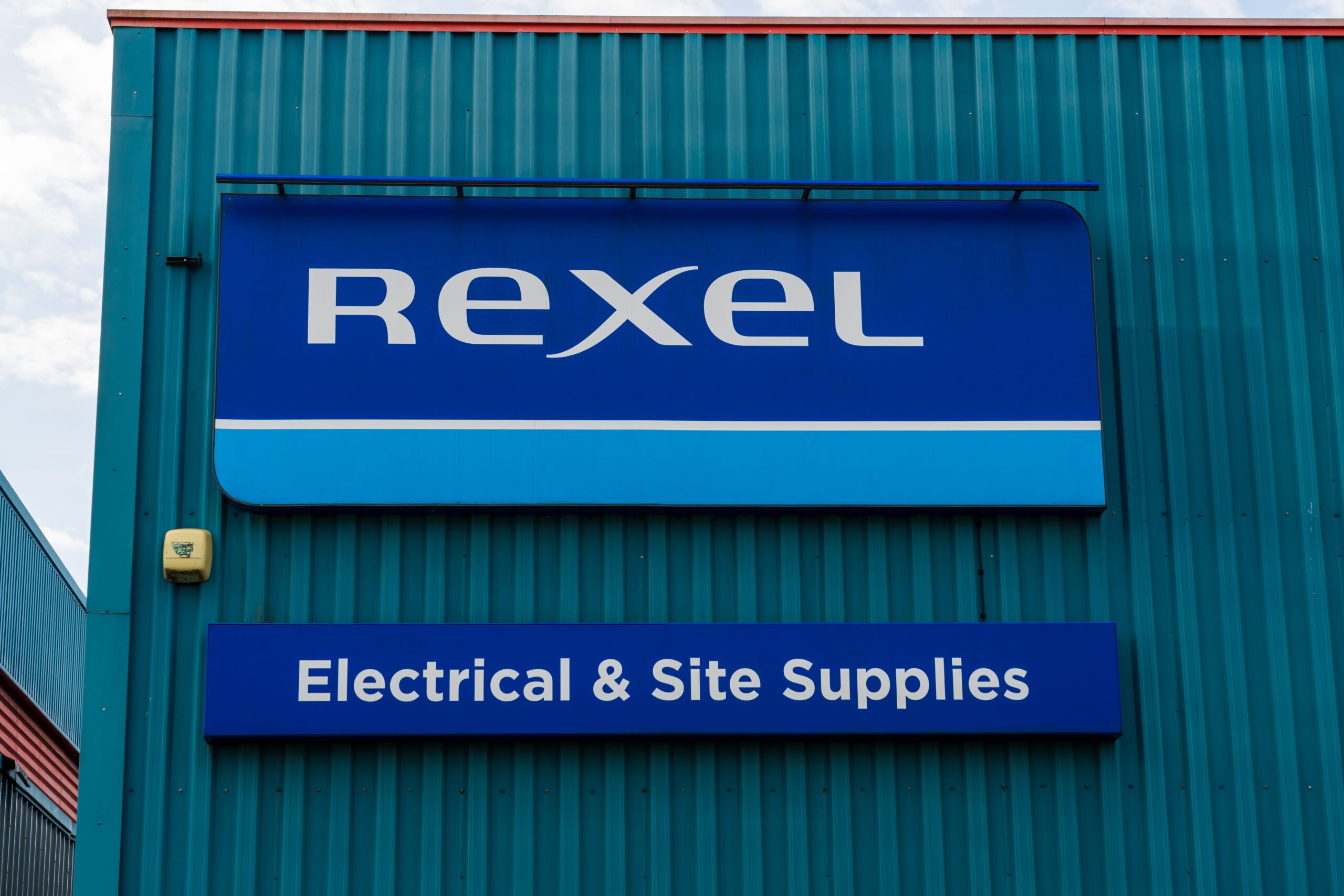 Rexel на пути к расширению: приобретение GCG за 1.4 миллиарда долларов